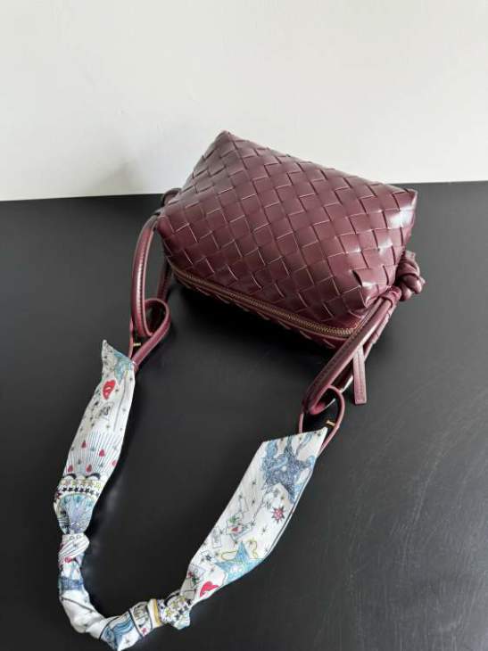 Picture of Bottega Veneta Handbags _SKUfw201146242fw